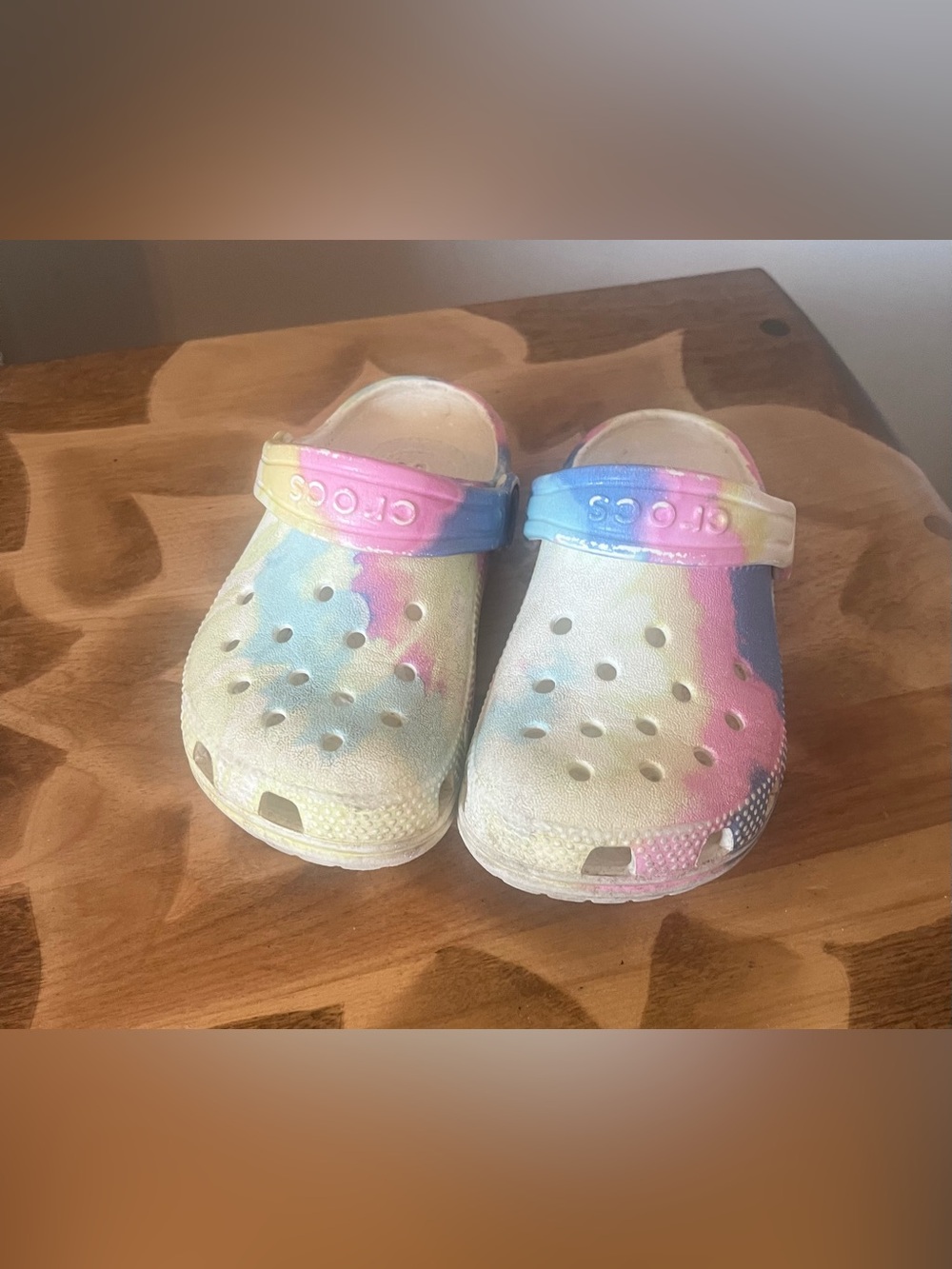 Crocs Kids Classic Tie Dye Clogs – Girls Size C9